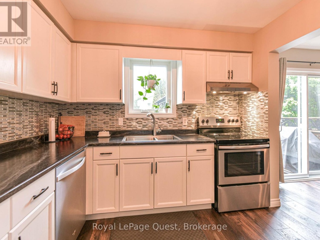 46 COURTNEY CRESCENT, 