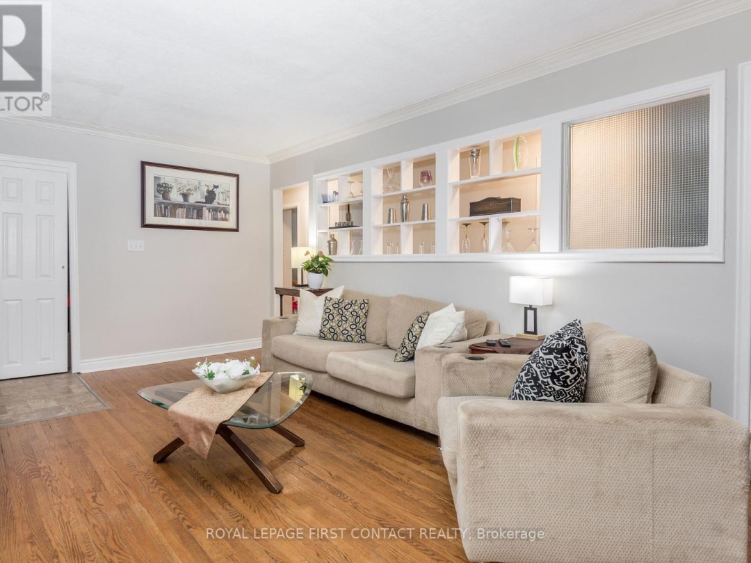 48 BRANT STREET W, 