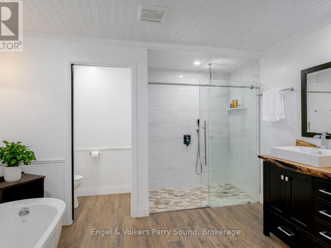 49 REGENCY DRIVE, Richmond Lake