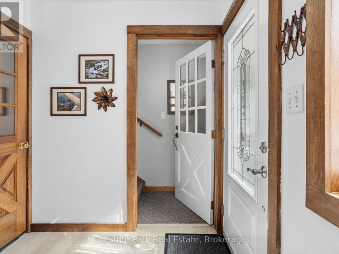 527 HARP LAKE ROAD, Harp Lake