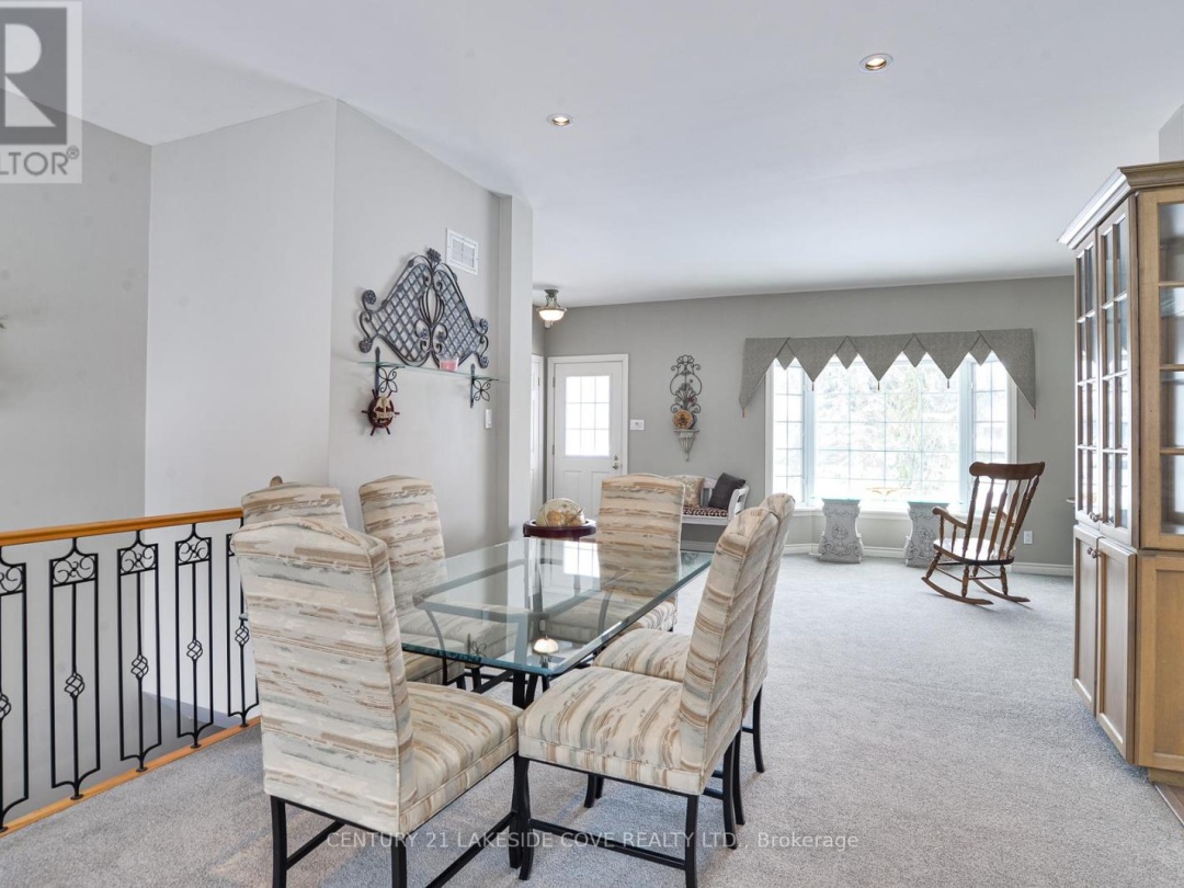 2811 STEPHEN DRIVE, Lake Simcoe