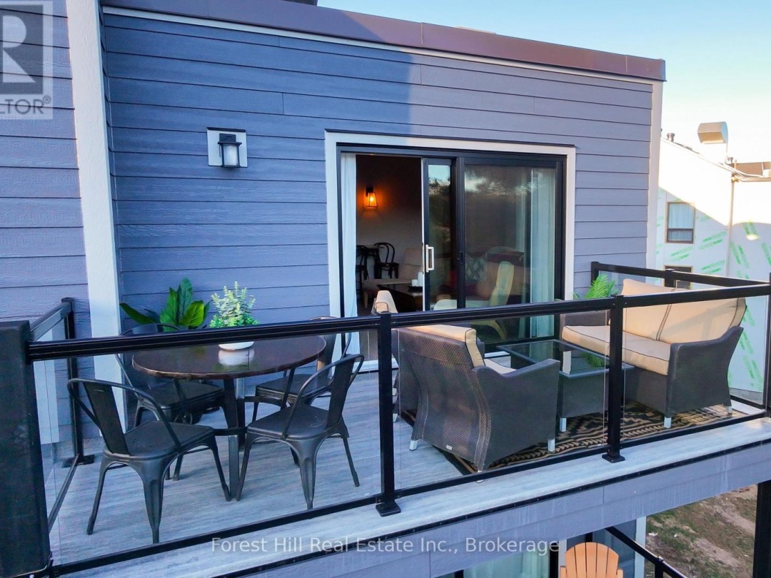 303 - 1235 DEERHURST DRIVE, Peninsula Lake