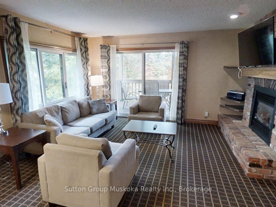 27-202 GOLFVIEW - DEERHURST DRIVE, Peninsula Lake
