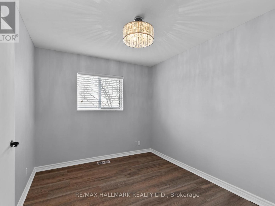 13 Pinetree Court, Lake Simcoe