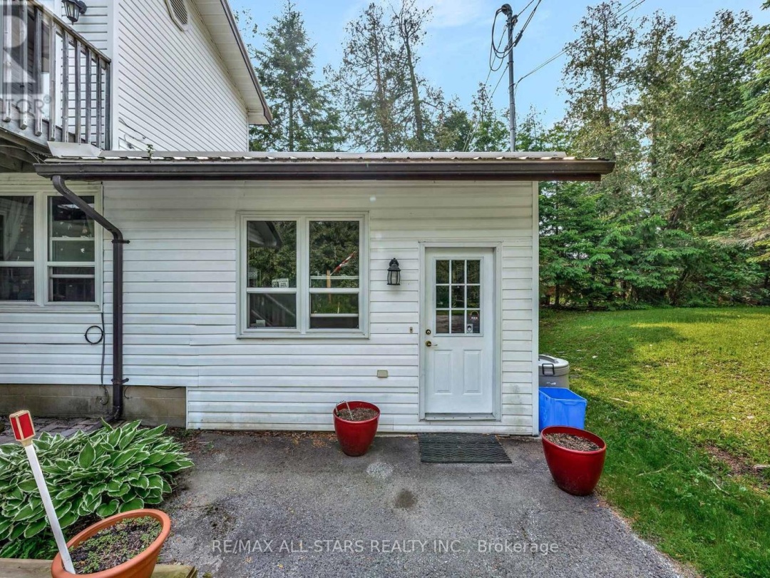 14 WYCHWOOD DRIVE E, 