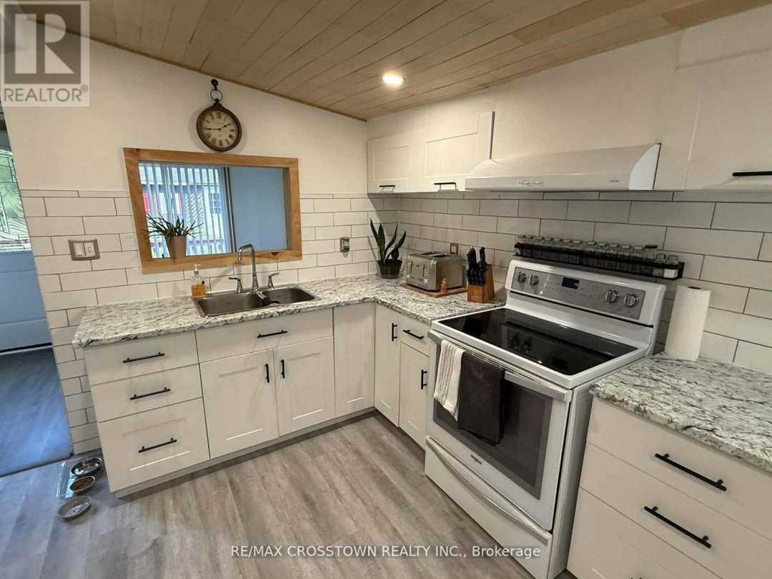 1161 UFFINGTON ROAD, Bracebridge (Draper)