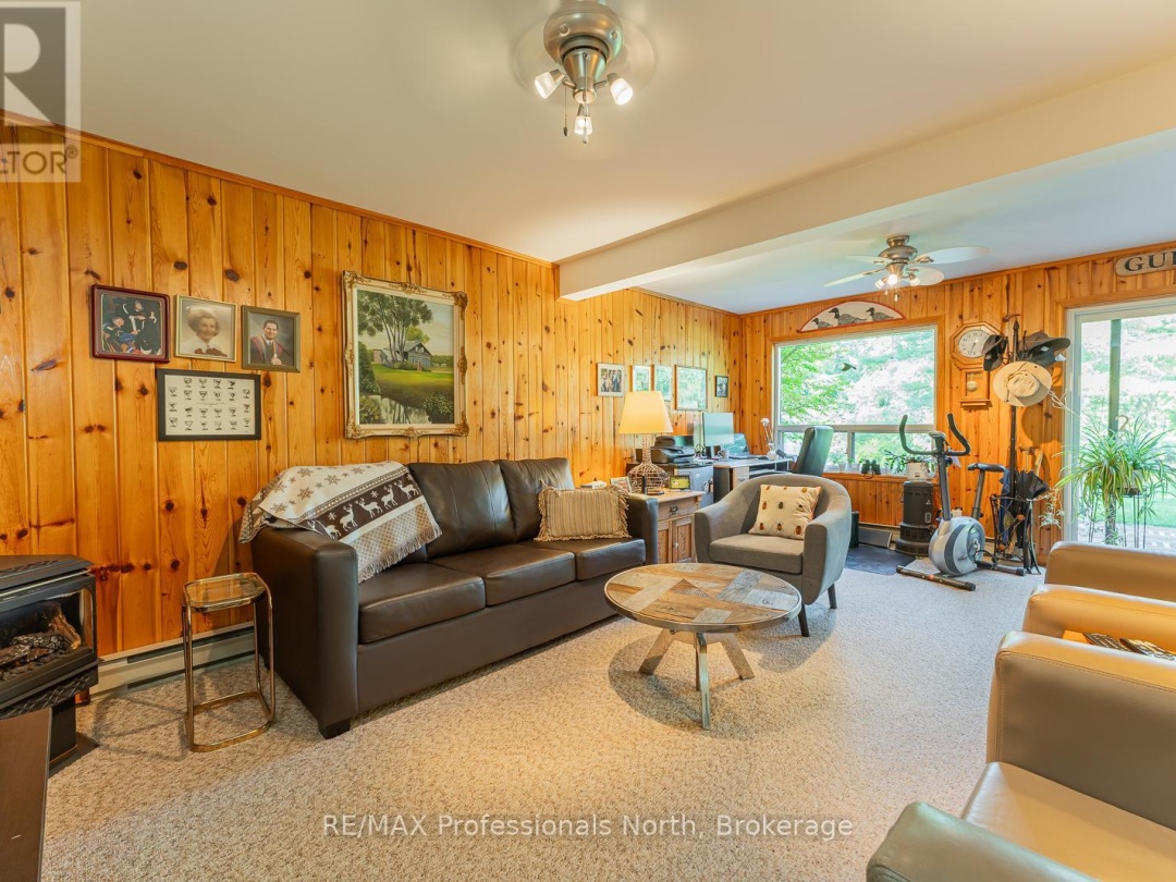 1029 LOYALIST DRIVE, 