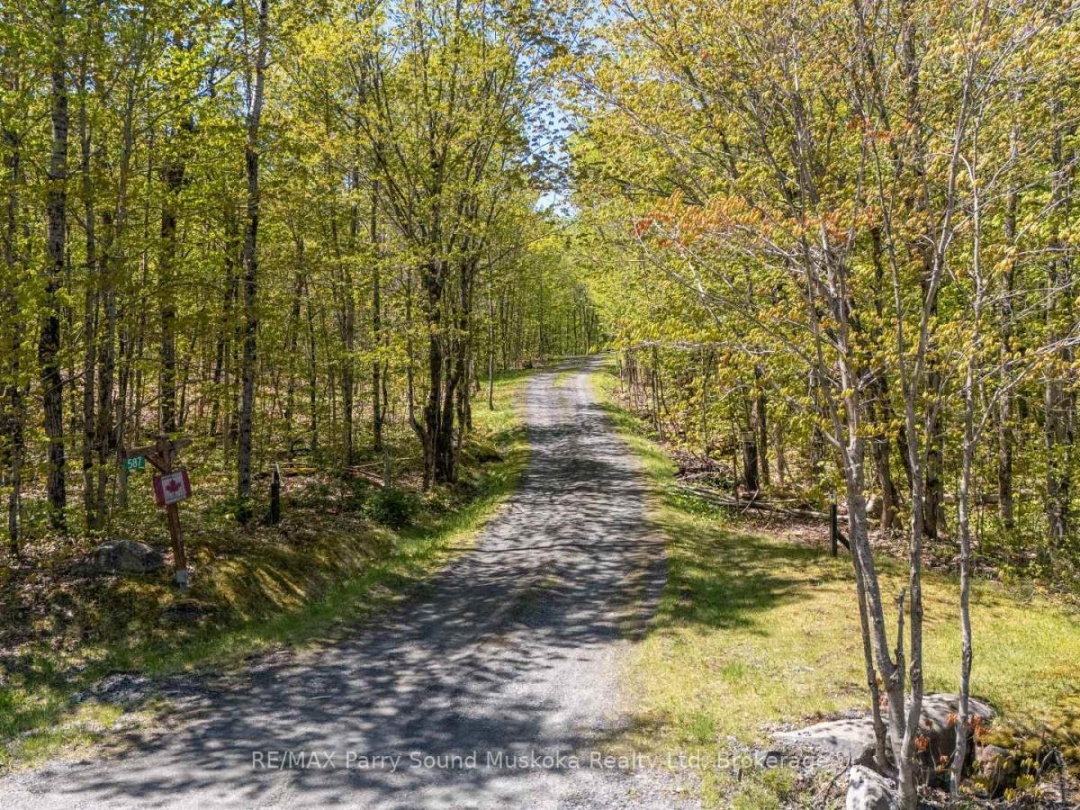 587 CENTRE ROAD, Manitouwabing Lake