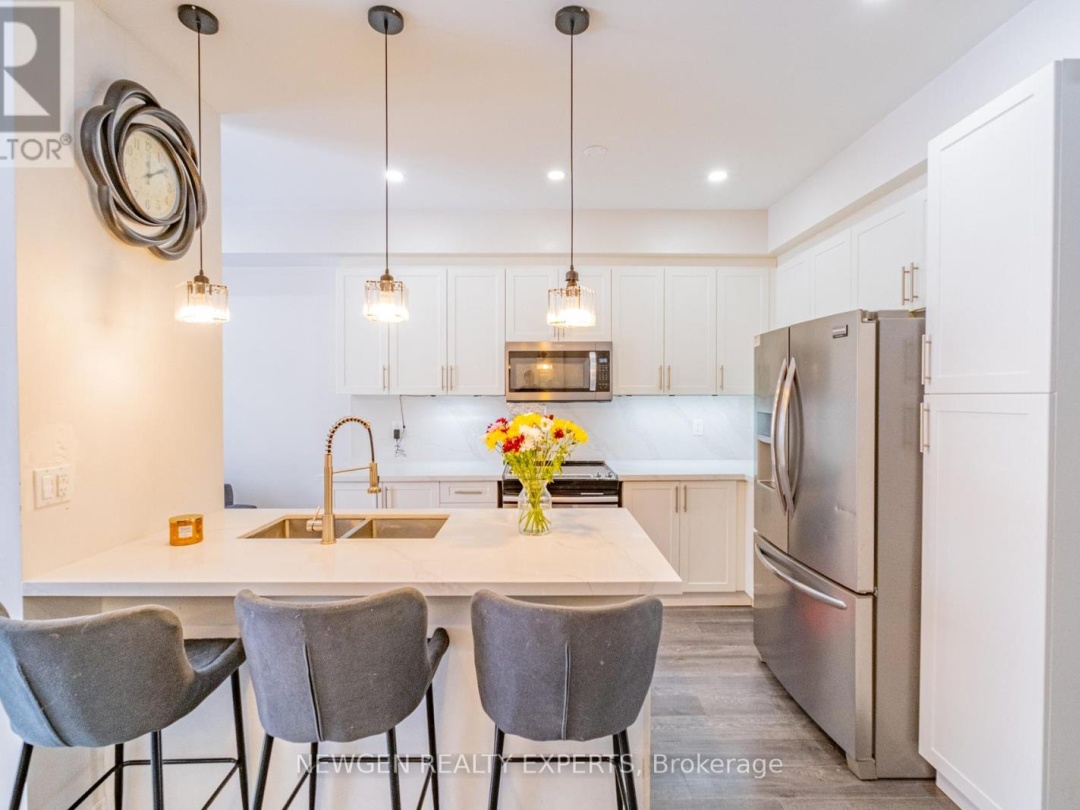 22 CHURCHLEA MEWS, Orillia