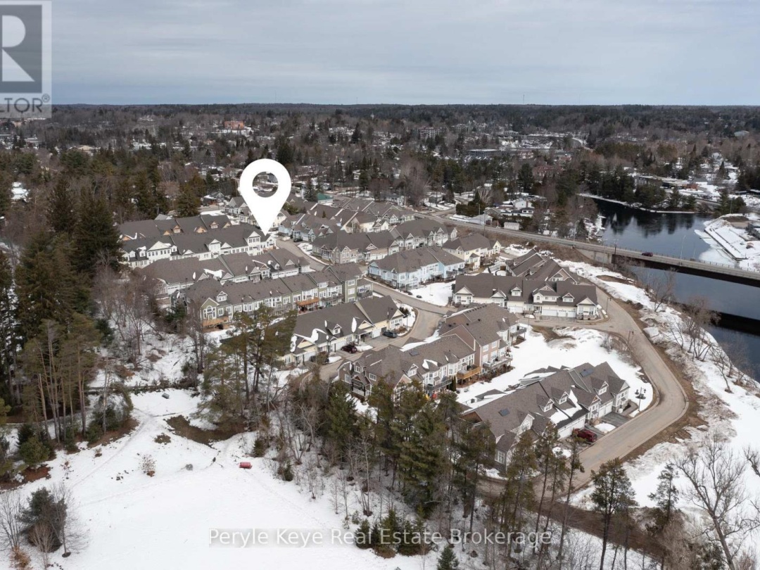 2 LEEDS COURT, Muskoka River
