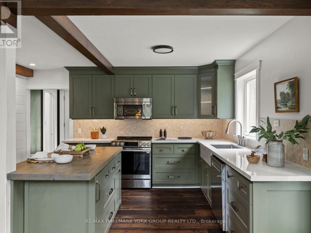 1628 MUSKOKA ROAD N, 