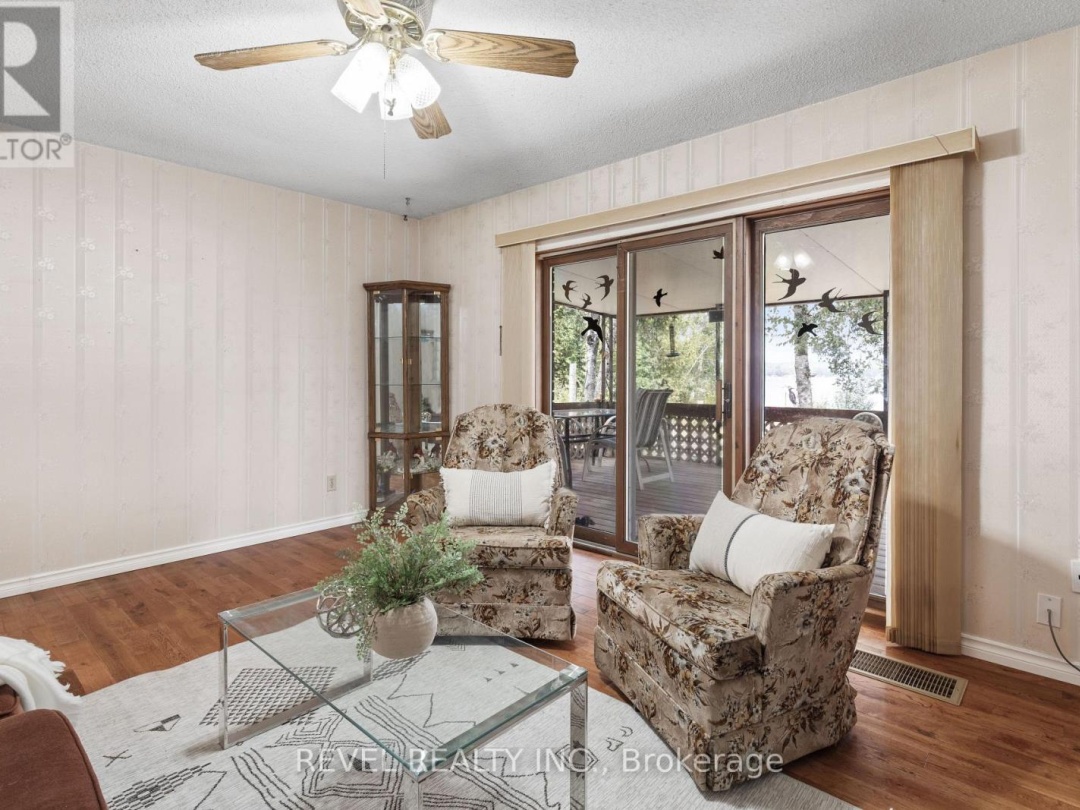 126 PINEWOOD BOULEVARD, Canal Lake