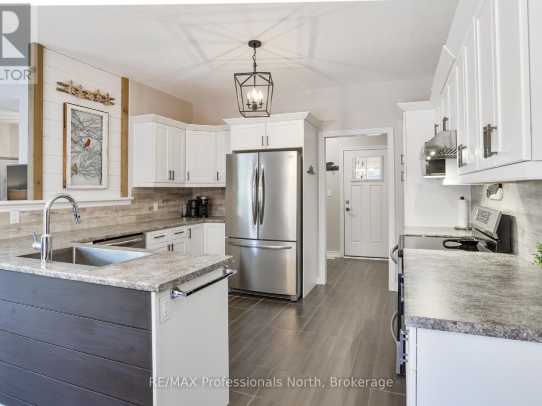 19 SELKIRK DRIVE, Huntsville (Chaffey)