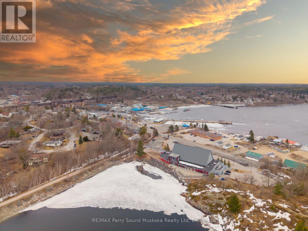 8 SUNSET AVENUE, Georgian Bay