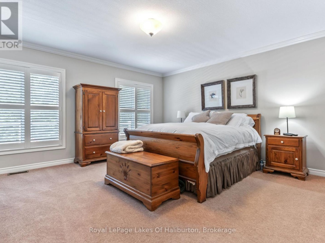 1030 SAWDUST ROAD N, 