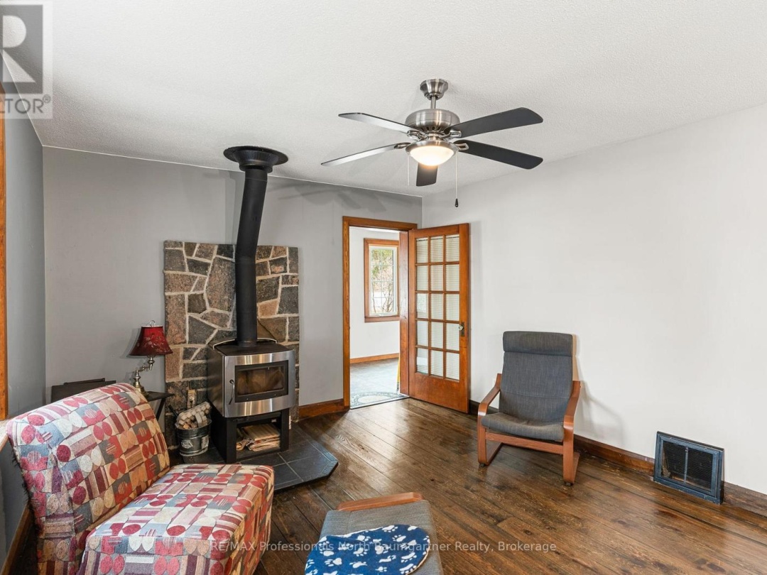 10752 COUNTY ROAD 503, Highlands East (Glamorgan)