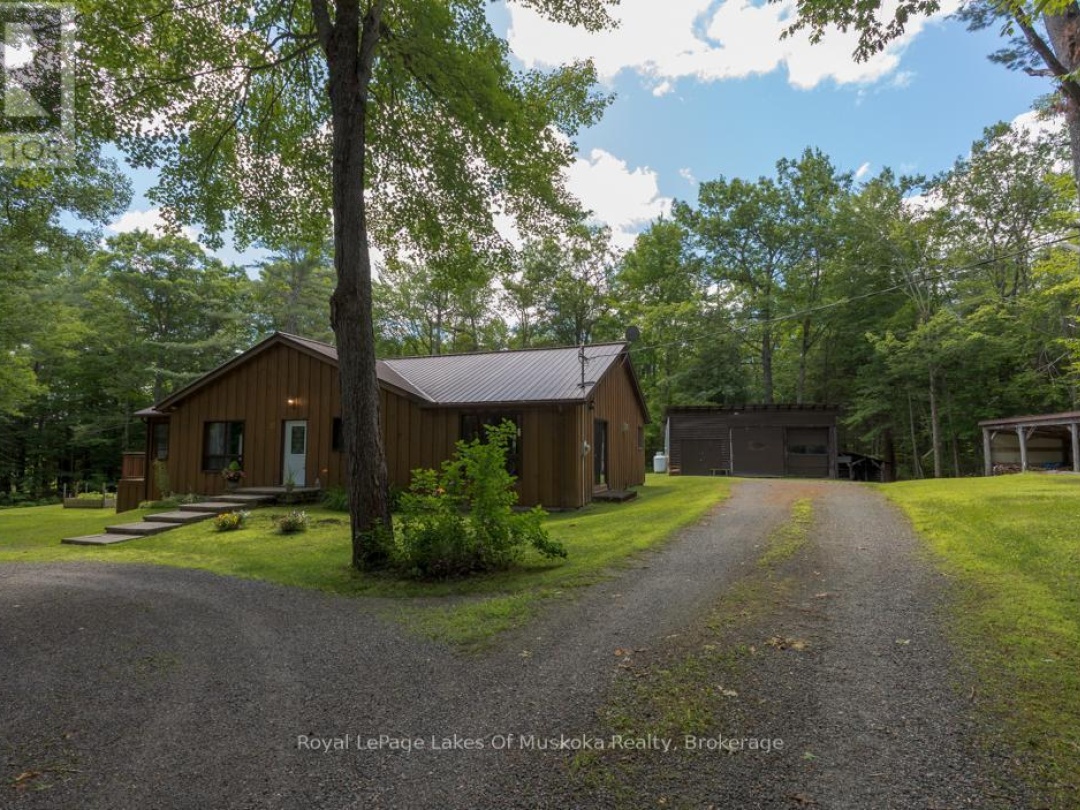 10 MUSKOKA PINES ROAD, 