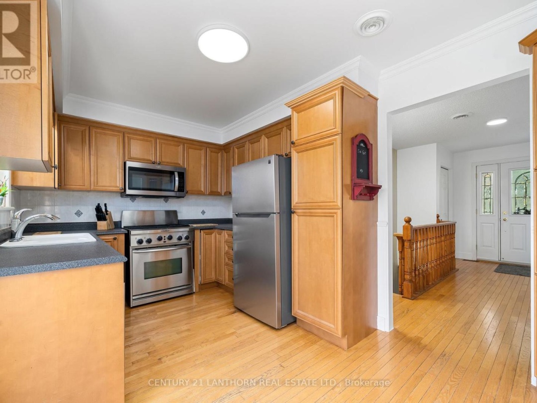 456 OLD SURREY LANE, Pigeon Lake