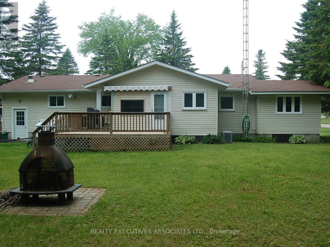 211 ALPINE LAKE ROAD, Pigeon Lake
