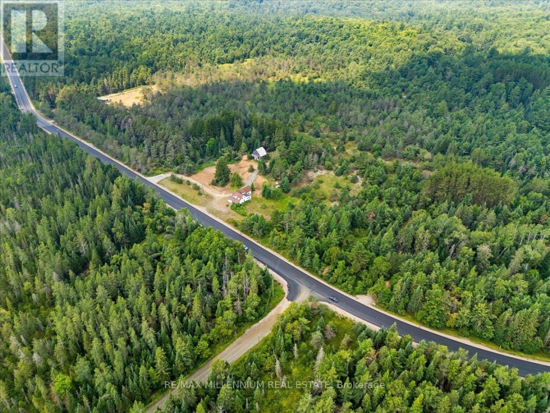 3529 HIGHWAY 118 E, Bracebridge (Oakley)