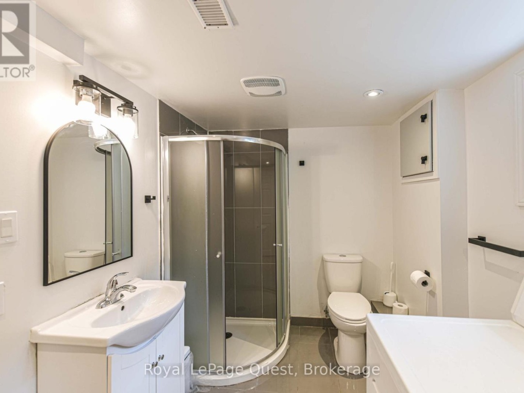 401 MISSISSAGA STREET W, 