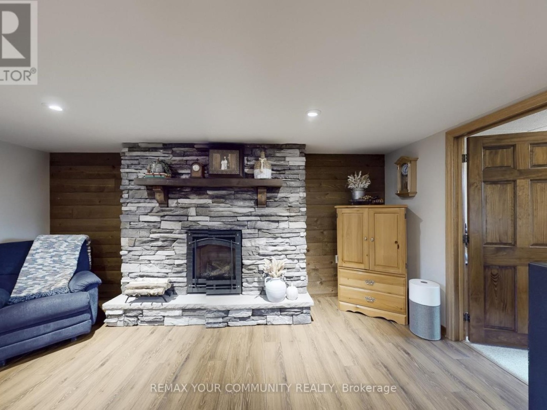 30 GRANT DRIVE, Kawartha Lakes (Oakwood)