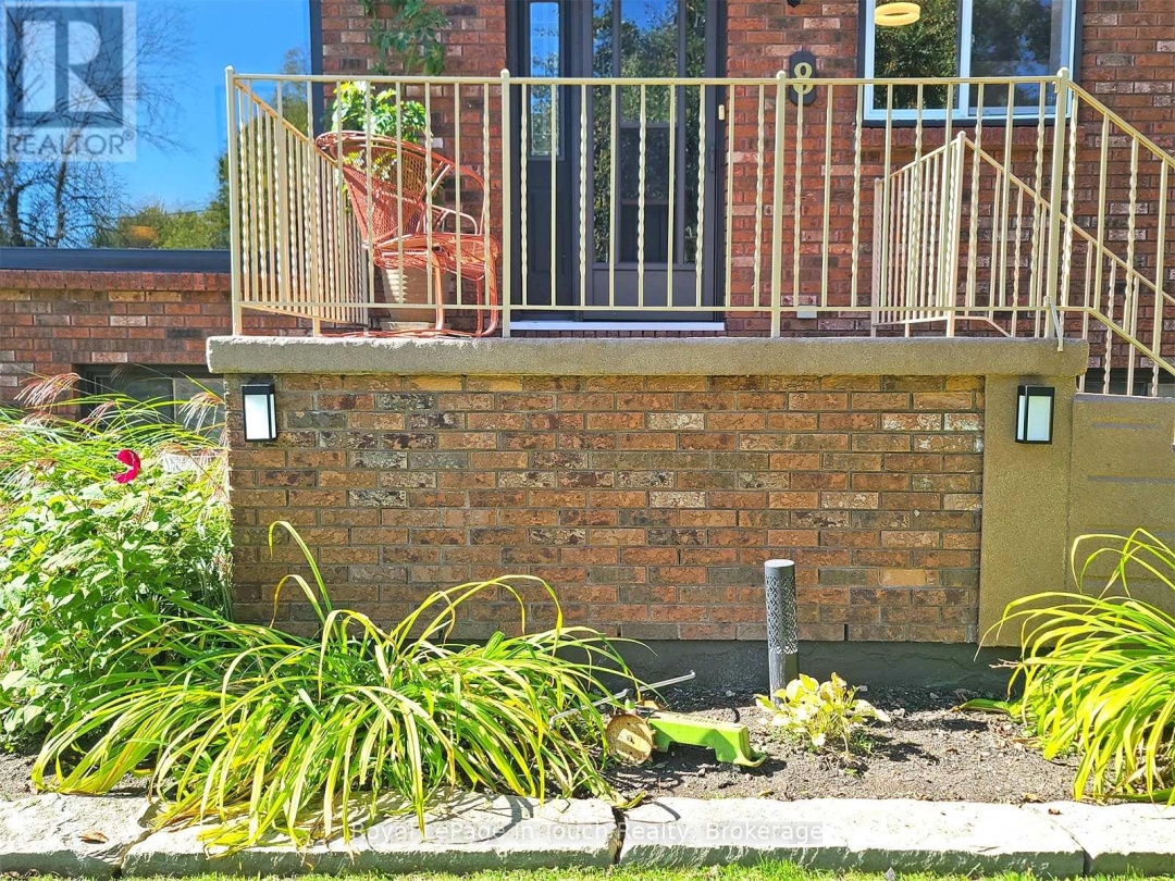 8 CYRIL MARTIN PLACE, 