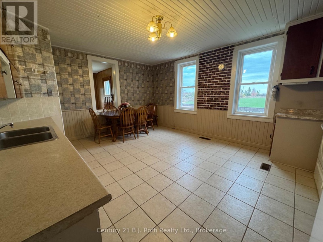 1767 10 CONCESSION, 