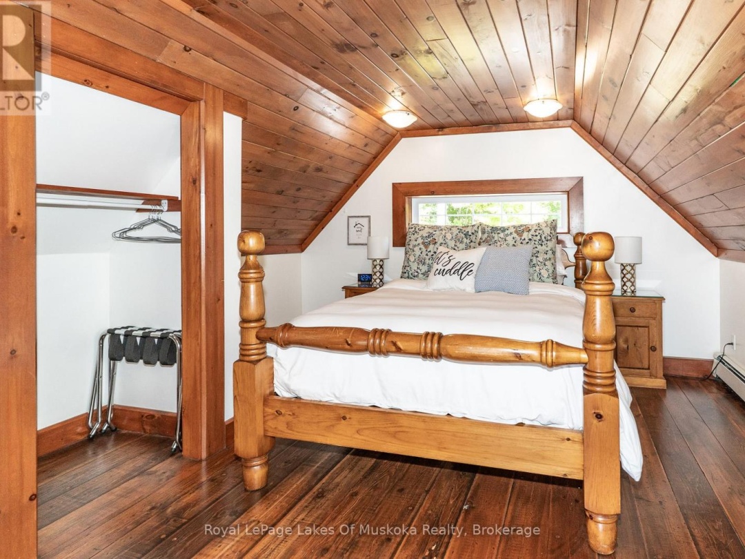 1080 WALKERS GLENN CRESCENT, Lake of Bays (Sinclair)
