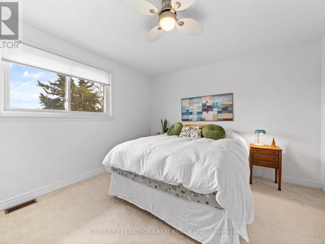 456 OLD SURREY LANE, Pigeon Lake