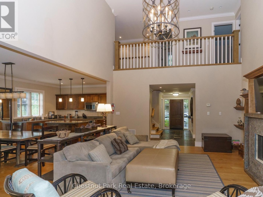 501 GLEN ABBEY WAY E, 