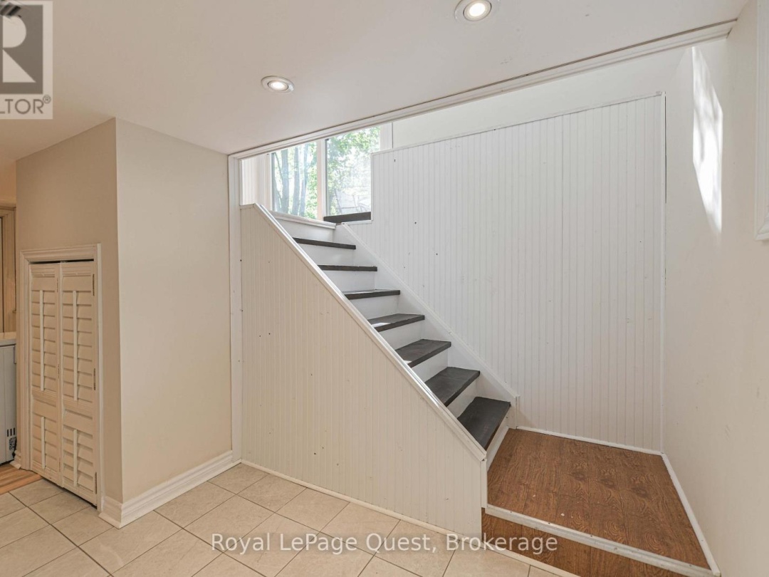 401 MISSISSAGA STREET W, 