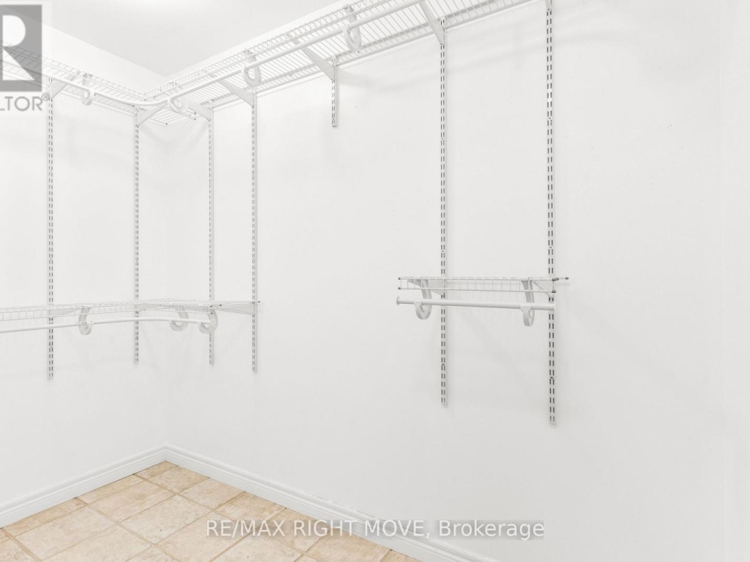 3 THICKETWOOD PLACE E, 