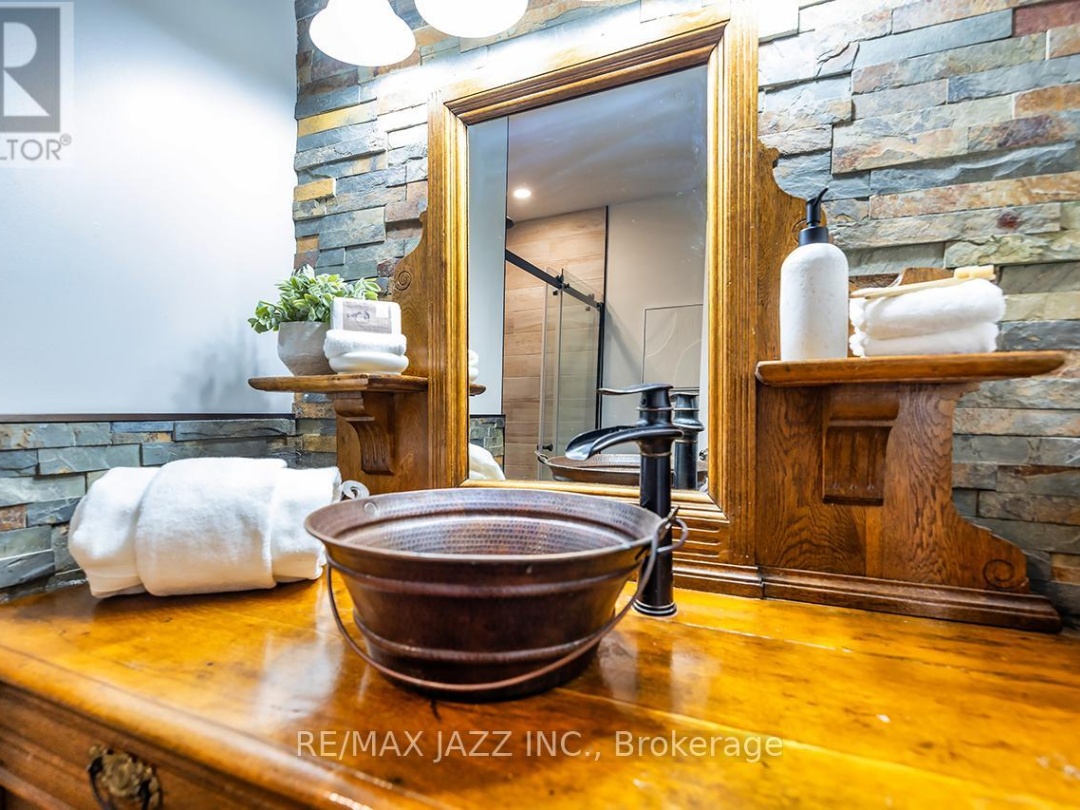 3 ROYAL OAK ROAD, Kawartha Lakes (Mariposa)