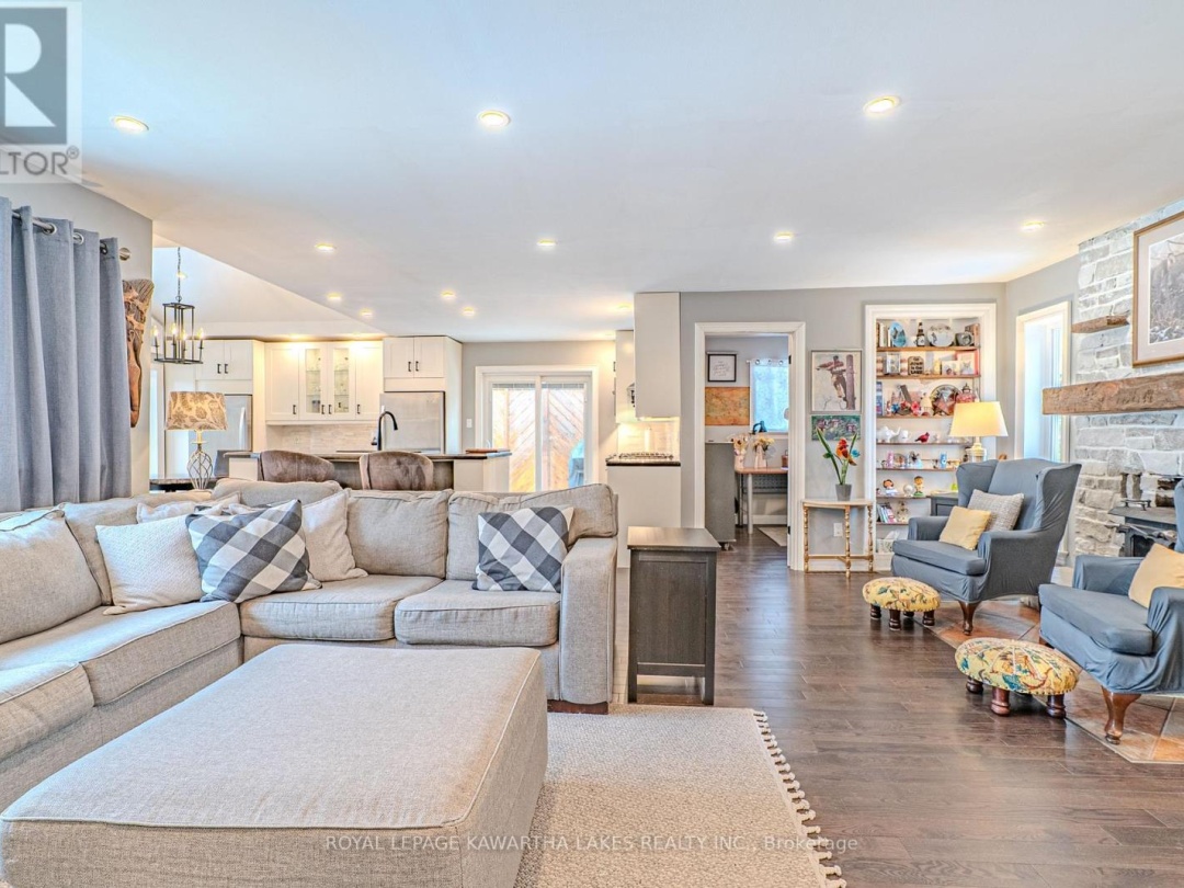 63 ROBINSON AVENUE, Mitchell Lake