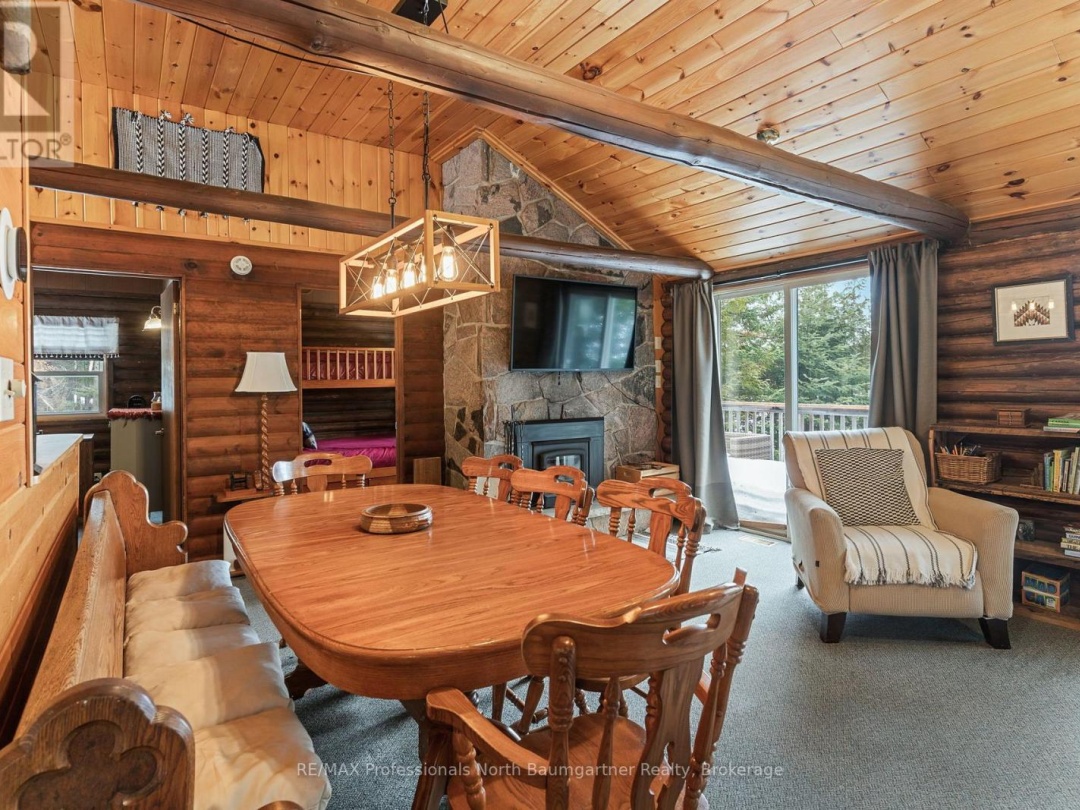 1012 COULSON LANE, Gooderham Lake