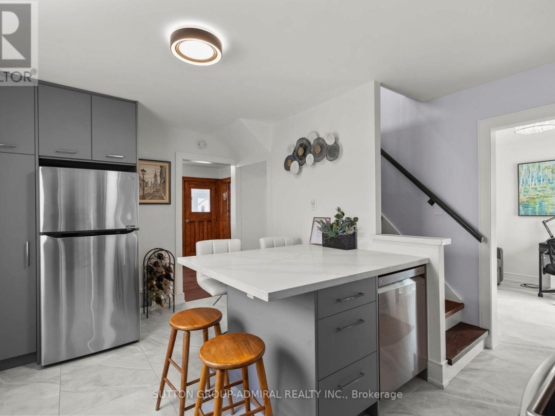 8 SOUTH STREET W, Orillia