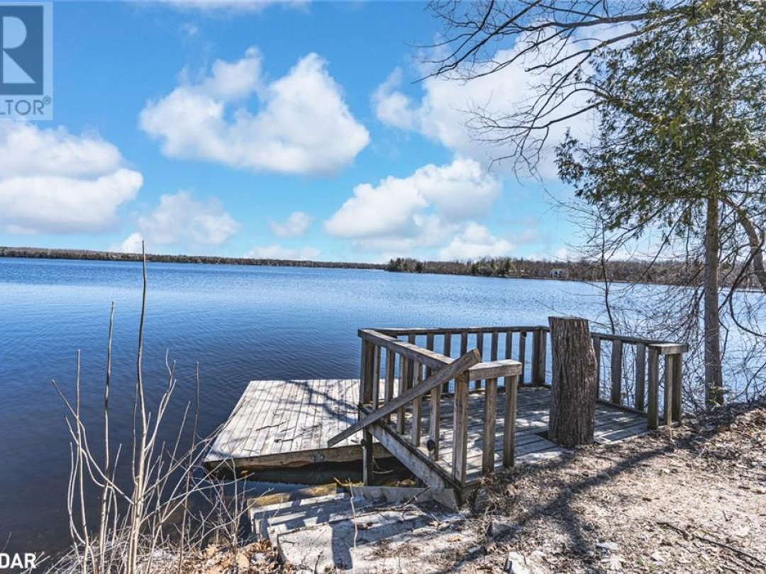 185 AVERY POINT Road, Dalrymple Lake