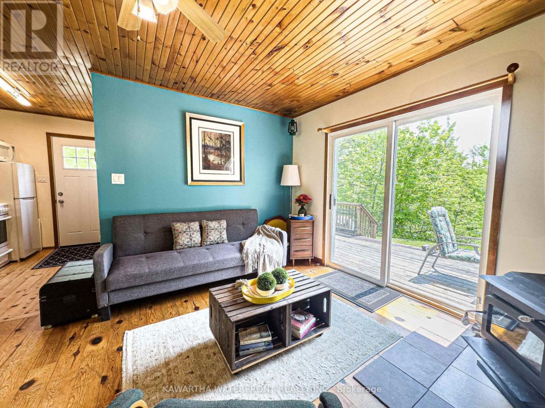1120 ENGLISH CIRCLE, 