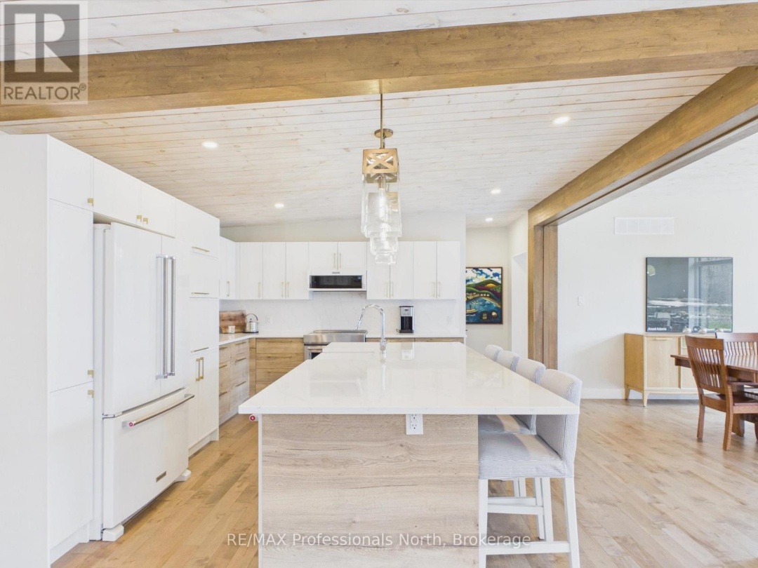 1011 OLD COTTAGE ROAD, Mckay Lake