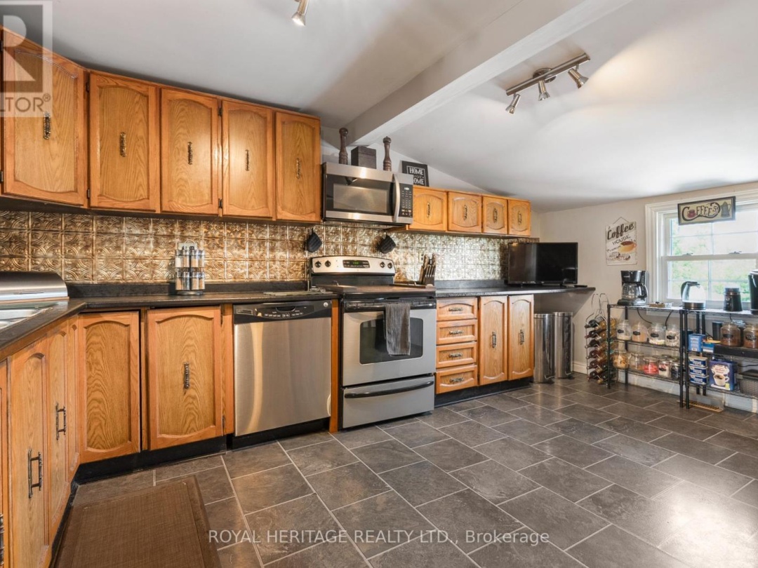 1984 STURGEON ROAD, Kawartha Lakes (Verulam)