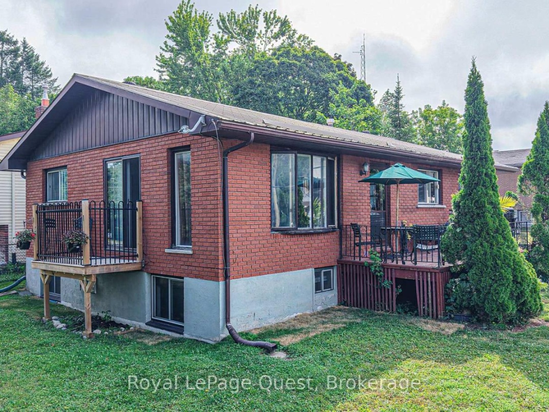 129 SIMCOE STREET, 