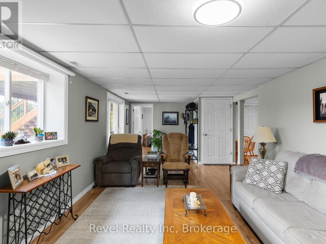 210 BURNETT'S ROAD, Manitouwabing Lake