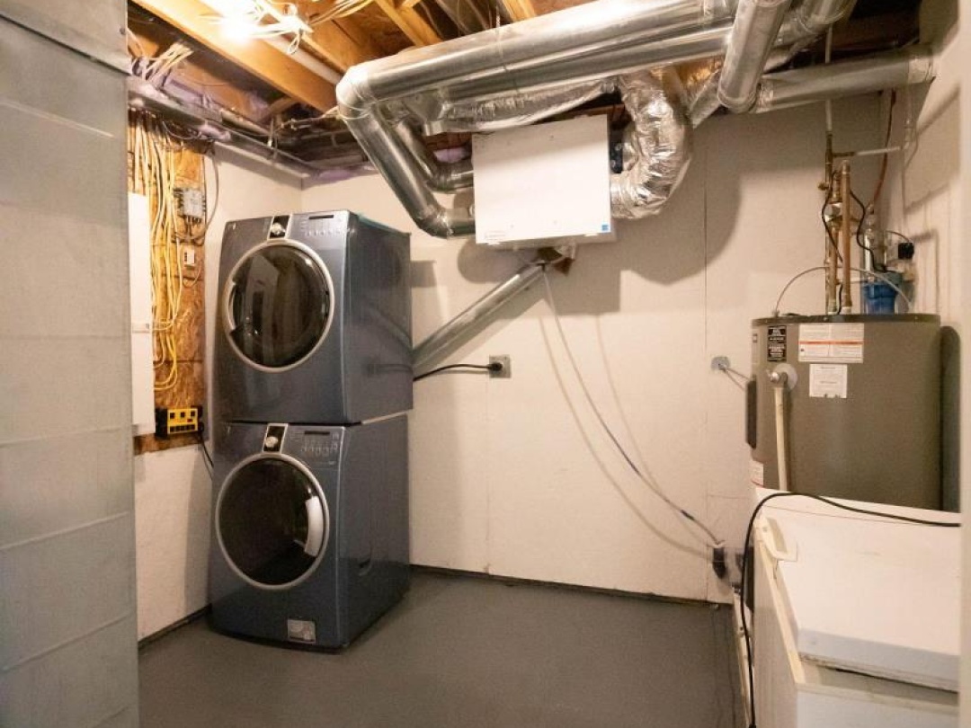 1160 KENNISIS LAKE ROAD, 