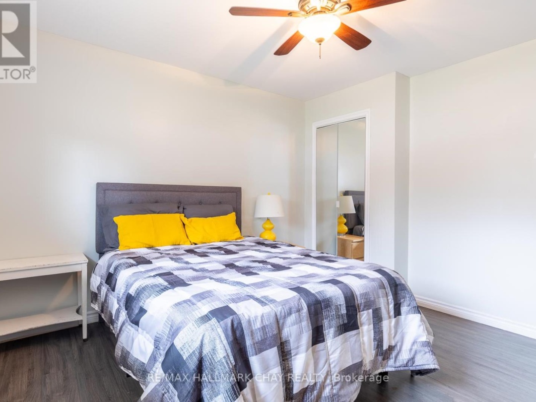 6 DICKSON STREET, Kawartha Lakes (Kinmount)