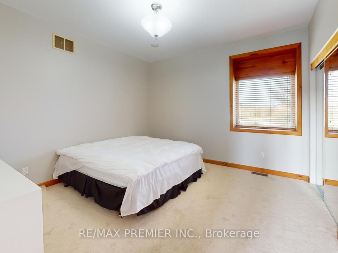 31 PARADISE BOULEVARD, Ramara