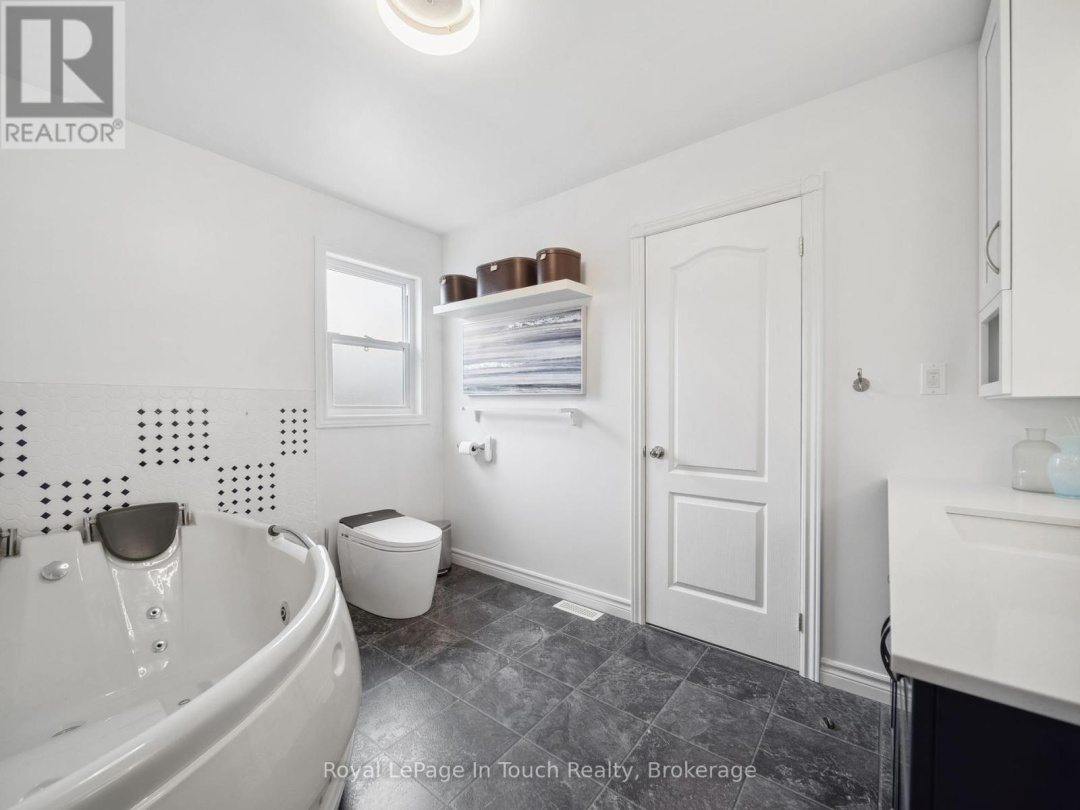 29 DUFFY DRIVE, Tay
