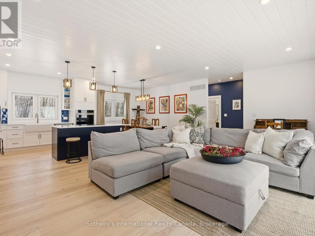 2435 RAVENSCLIFFE ROAD, Huntsville (Stisted)