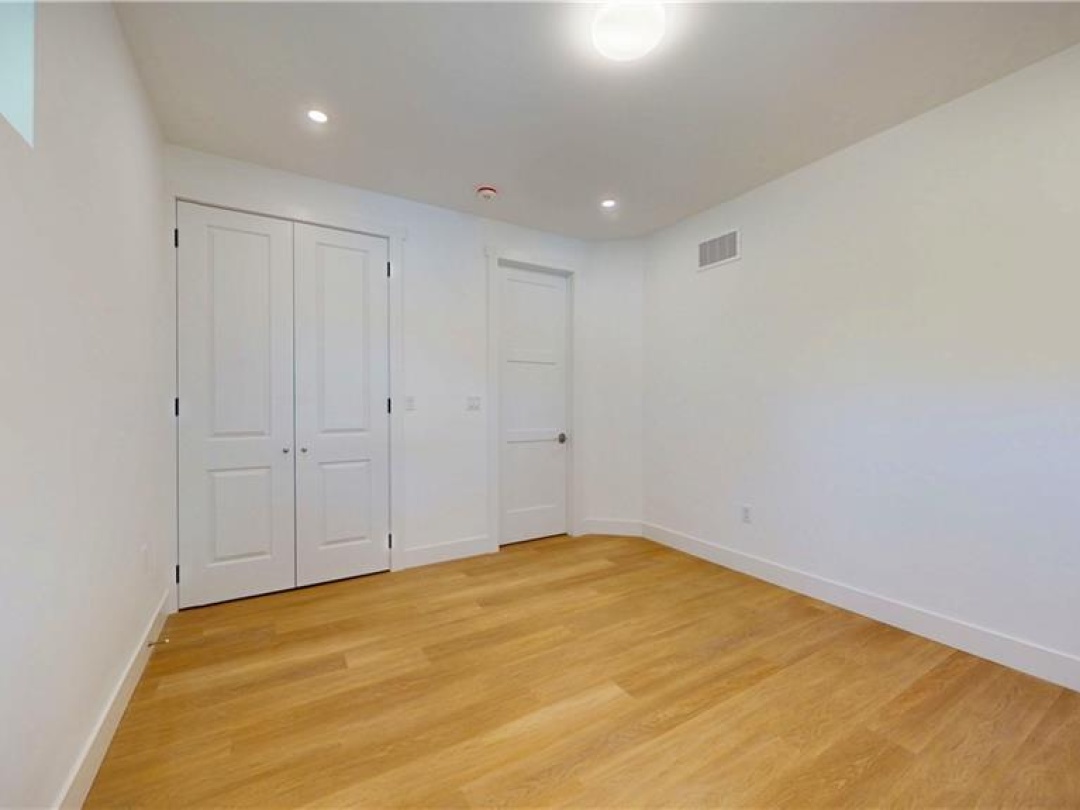60 GRAY Street, 