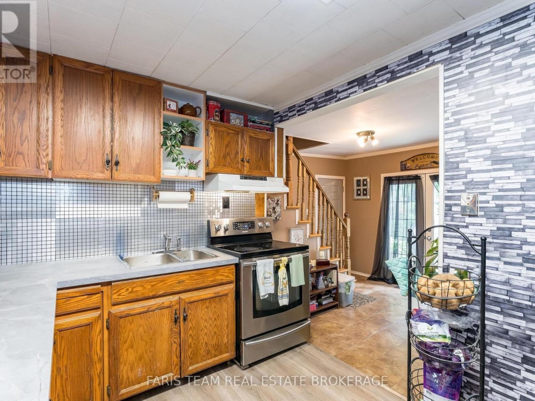 3425 CORONATION AVENUE, Severn (West Shore)